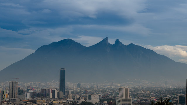 Monta&ntilde;as