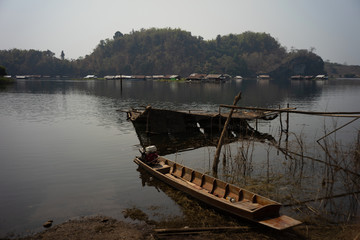 Obraz premium Old boat on it just dock.