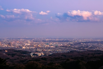 Fototapeta na wymiar 東京 高尾山 かすみ台展望台からの夕景 横浜方面