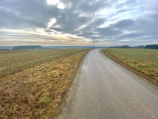 Feld und Strasse bei Emmingen in Süddeutschland