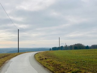 Feld und Strasse bei Emmingen in Süddeutschland