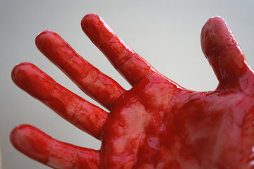 Blutige Hand