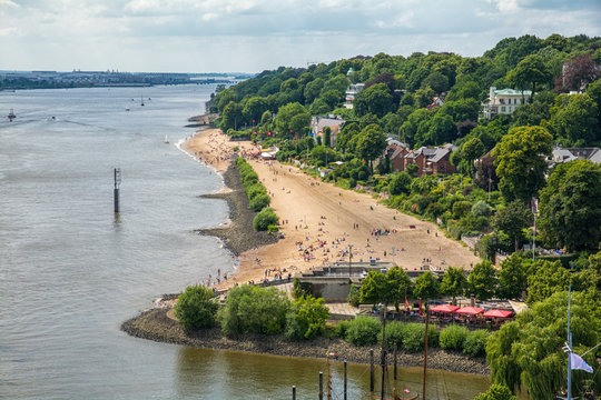 Der Elbstrand in Hamburg-&Ouml;velg&ouml;nne