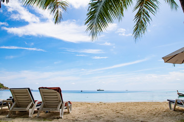 Obraz na płótnie Canvas Beautiful tropical paradise beach with white sand