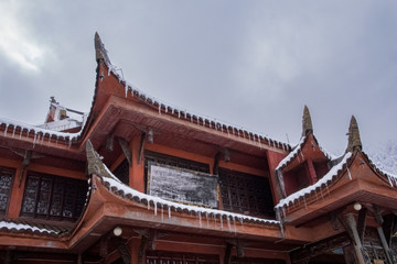 Fototapeta na wymiar chinese temple in winter