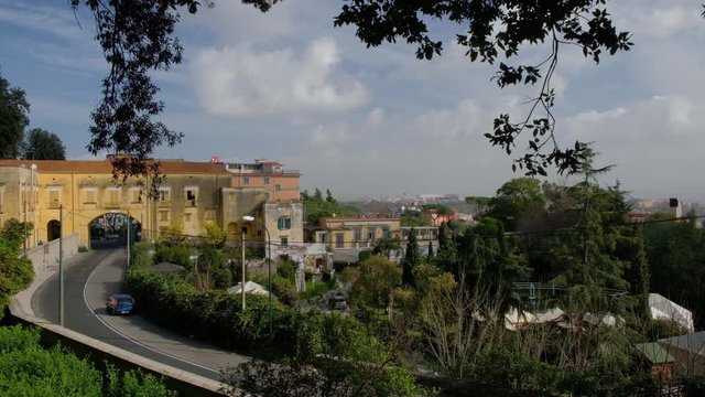N&aacute;poles. Tr&aacute;fico en Capodimonte I. Campania, Italia, Europa.