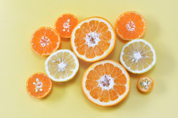 カットされた柑橘類の断面