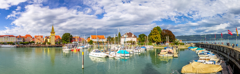 Fototapeta na wymiar Panorama Hafen, Lindau am Bodensee, Deutschland 