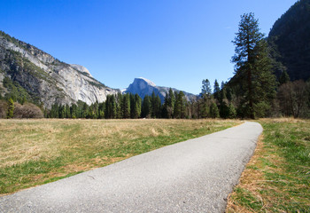 Cooks Meadow Loop on the Valley Floor in Yosemity Nationional Park