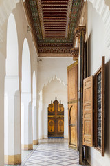 kolumny, arkady, łuki, krużganek, pałac © rpetryk