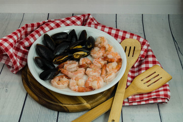 Miesmuscheln und Scampis