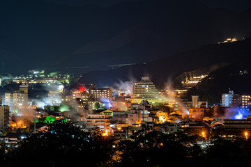Obraz premium city at night, beppu, japan