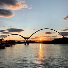 Fototapeta na wymiar sunset on river