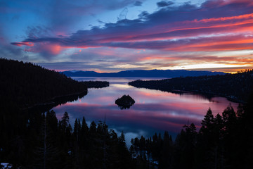 South Lake Tahoe - Emerald Bay Sunrise in Winter - obrazy, fototapety, plakaty