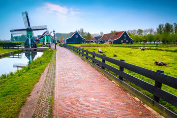 Fototapeta na wymiar Popular rural touristic village Zaanse Schans near Amsterdam, Netherlands, Europe