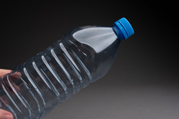 pusta butelka plastykowa