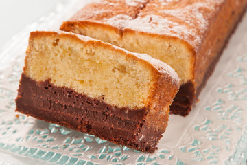 Vanilla cake and chocolate slices