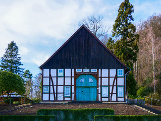 Bauernhaus mitten im Wald