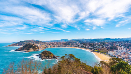 Obraz premium Panoramic view of the bay of La Concha de San Sebastian from Mount Igeldo. Basque Country