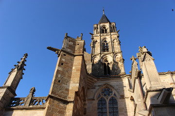 Fototapeta na wymiar Clocher de l'église Notre-Dame à Saint-Père sous Vézelay