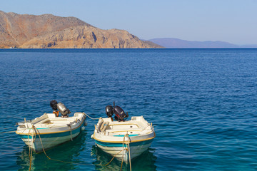Obraz premium Traditional fishing boats in the aegean sea, Greece.
