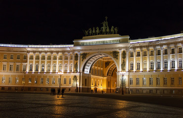 Fototapeta premium St.Petersburg, Russia - September, 10, 2016: Night view of the Palace Square in St. Petersburg.