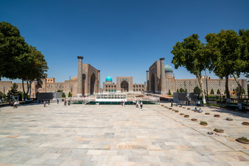 Naklejka premium Registan square on a sunny day