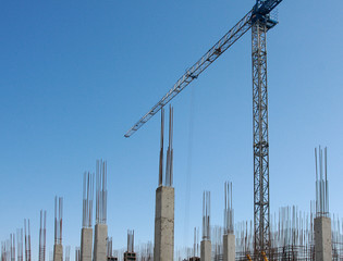 Construction of a monolithic apartment building