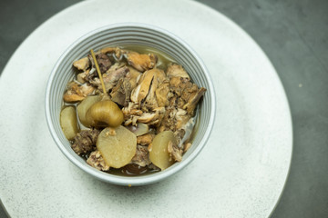 Chicken rib soup with radish