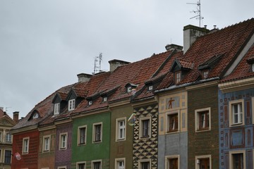 Kolorowe kamienice na Starym Rynku w Poznaniu, poslka