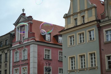 Banki mydlane na rynku w Poznaniu, Polska © Marta