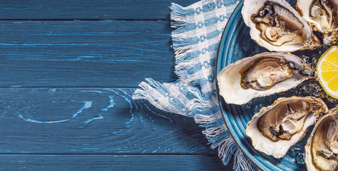 Fresh oysters with lemon ice and white wine.