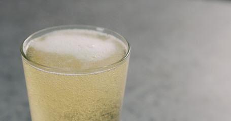apple cider in pint glass closeup
