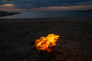 海辺のたき火