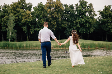 walk of the bride and groom