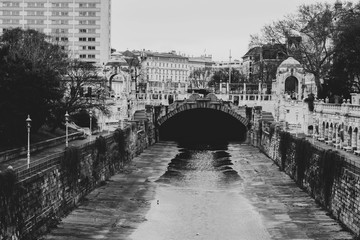 Fototapeta premium Puente en Viena.