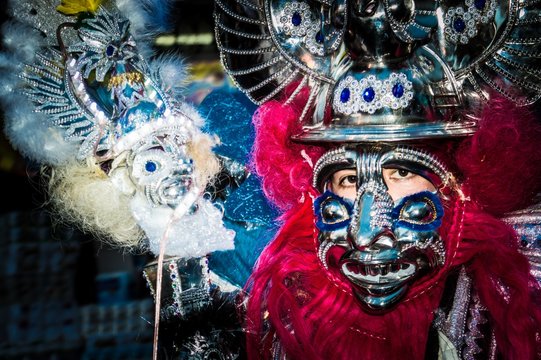 mascara de la danza de la morenada