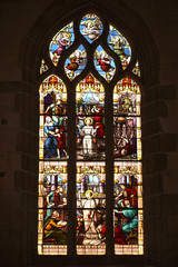 Enclos paroissial de Pleyben dans le Finist&egrave;re en Bretagne son &eacute;glise et ses magnifiques vitraux, sa porte triomphale et son ossuaire