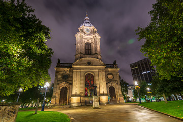 Fototapeta na wymiar St. Philip's cathedral in Birmingham at night