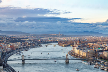 Fototapeta premium Vue sur Budapest et le Danube
