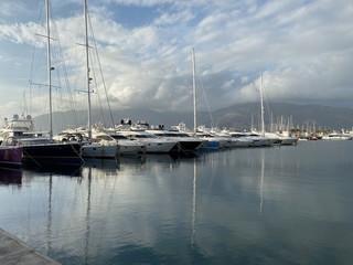 Fototapeta na wymiar yachts in the marina