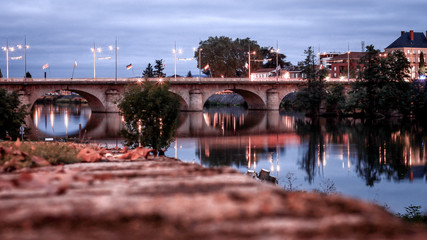 Roanne France puente