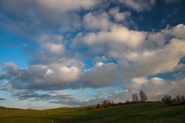 Obraz premium beautiful clouds over the landscape