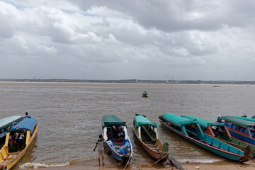Le fleuve Maroni frontière entre le Suriname et la Guyane française