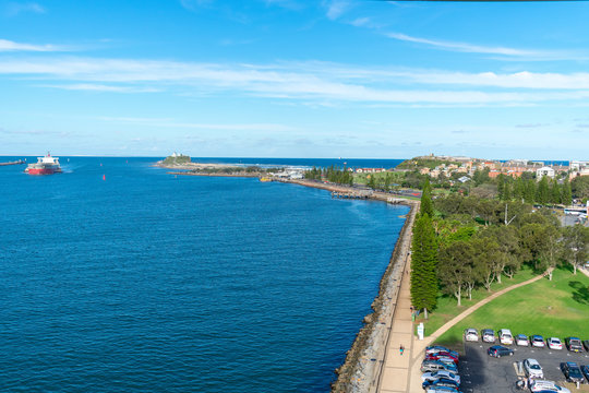 Landscape photo of the Newcastle sea front in New South Wales during the summer