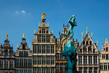 Fototapeta na wymiar Antwerp Grote Markt old houses and monumental fountain sculpture, Belgium. Flanders