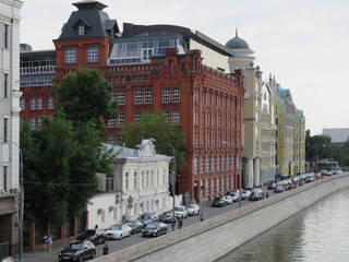 Moscow. In the houses of the old buildings on the Baltschug are now found in the modern organization. Historic centre. 