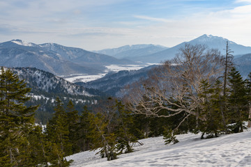至仏山に向かう登山道から見た燧ヶ岳と尾瀬ヶ原