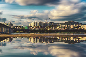Naklejka premium Banpo bridge and N seoul tower