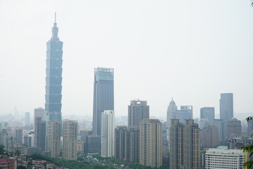 Fototapeta na wymiar Taipei 101 and skyline